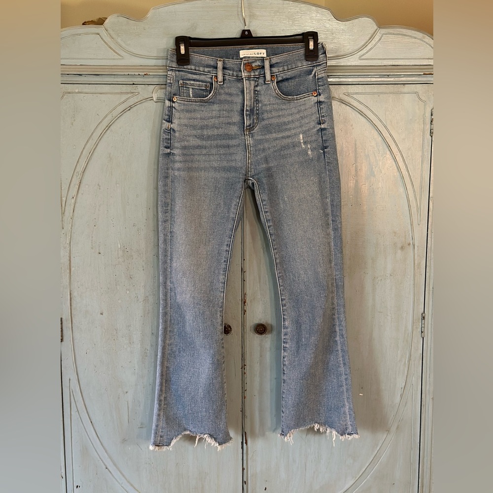 Ann Taylor Loft EUC High Waist Flare Crop light wash 24 00